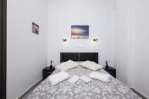 Akrogiali Apartments