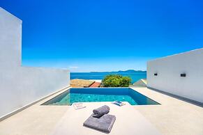 Akrogiali Apartments