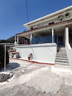 Akrogiali Apartments