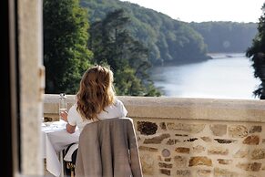 Domaine De Locguénolé & Spa
