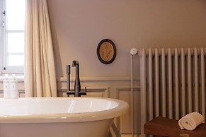 Domaine De Locguénolé & Spa