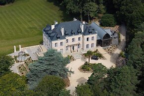 Domaine De Locguénolé & Spa