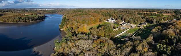 Domaine De Locguénolé & Spa