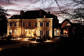 Domaine De Locguénolé & Spa