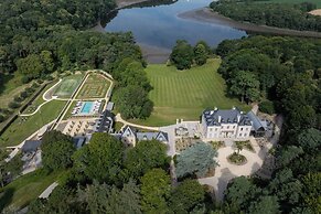 Domaine De Locguénolé & Spa