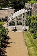 Domaine De Locguénolé & Spa