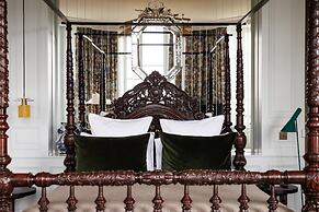 Domaine De Locguénolé & Spa