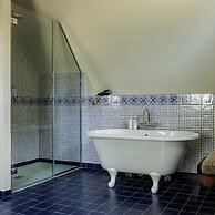 Domaine De Locguénolé & Spa
