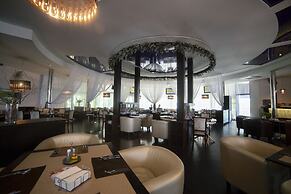 DZirconia Elagin Island Apartments