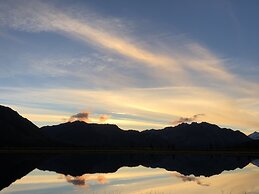 Wood River Lodge - Side-by-Side,Jet Boat transport included, Flight Op