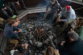 Wood River Lodge - Side-by-Side,Jet Boat transport included, Flight Op