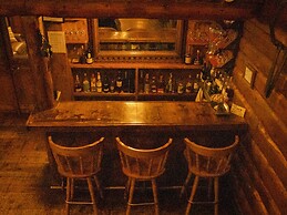 Wood River Lodge - Side-by-Side,Jet Boat transport included, Flight Op