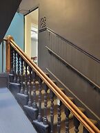 Chicago Parthenon Hostel