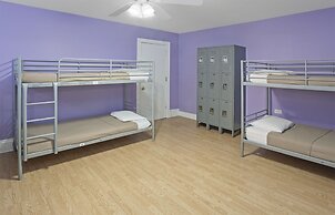 Chicago Parthenon Hostel