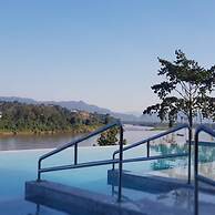 Chiangkhong Teak Garden Riverfront Onsen Hotel