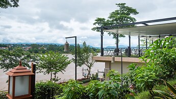 Chiangkhong Teak Garden Riverfront Onsen Hotel