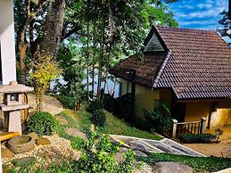 Chiangkhong Teak Garden Riverfront Onsen Hotel