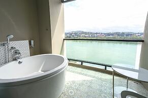 Chiangkhong Teak Garden Riverfront Onsen Hotel