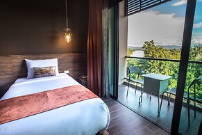Chiangkhong Teak Garden Riverfront Onsen Hotel