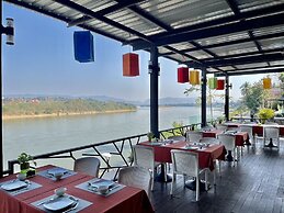 Chiangkhong Teak Garden Riverfront Onsen Hotel