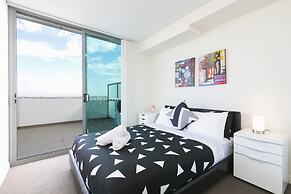 Penthouse near Airport & CBD