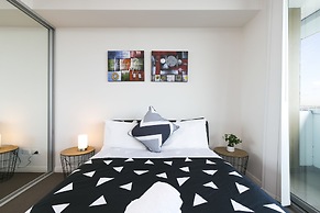 Penthouse near Airport & CBD