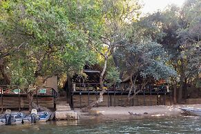 Ichingo Chobe River Lodge