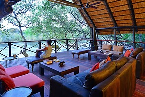 Ichingo Chobe River Lodge