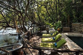 Ichingo Chobe River Lodge