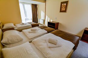 Hotel Majna