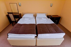 Hotel Majna