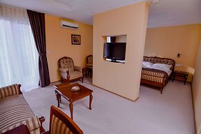 Hotel Majna