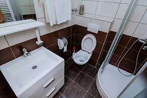 Hotel Majna