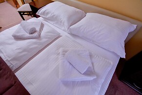 Hotel Majna