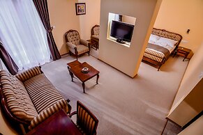 Hotel Majna