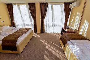 Hotel Majna
