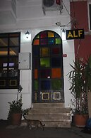 Alf Hotel