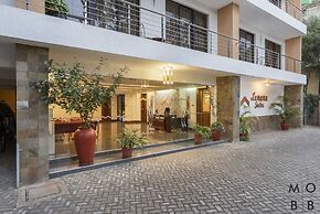 Lenana Suites
