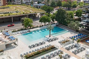 L'Azure Hotel