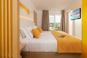 L'Azure Hotel
