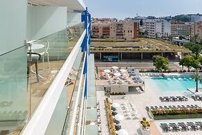L'Azure Hotel