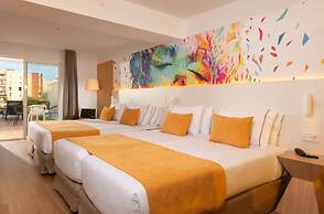 L'Azure Hotel