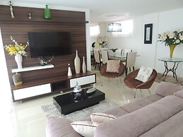 Lindo Amplo 3 Quarto em Prédio Frente Mar