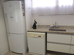 Lindo Amplo 3 Quarto em Prédio Frente Mar