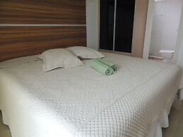 Lindo Amplo 3 Quarto em Prédio Frente Mar