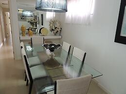 Lindo Amplo 3 Quarto em Prédio Frente Mar