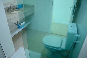 Lindo Amplo 3 Quarto em Prédio Frente Mar