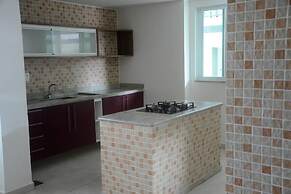 Lindo Amplo 3 Quarto em Prédio Frente Mar