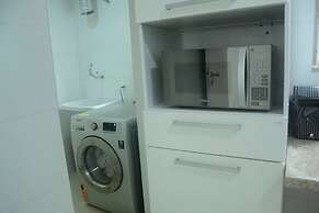 Lindo Amplo 3 Quarto em Prédio Frente Mar