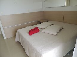 Lindo Amplo 3 Quarto em Prédio Frente Mar